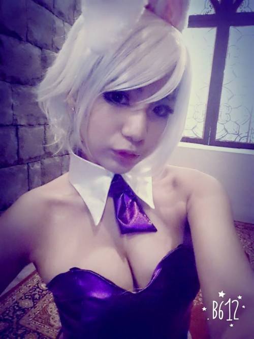 league-of-legends-sexy-girls:  Riven Cosplay adult photos