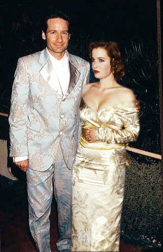 gilliananderson1996:Full disclosure: this image is photoshopped. The outfit on the right is from the