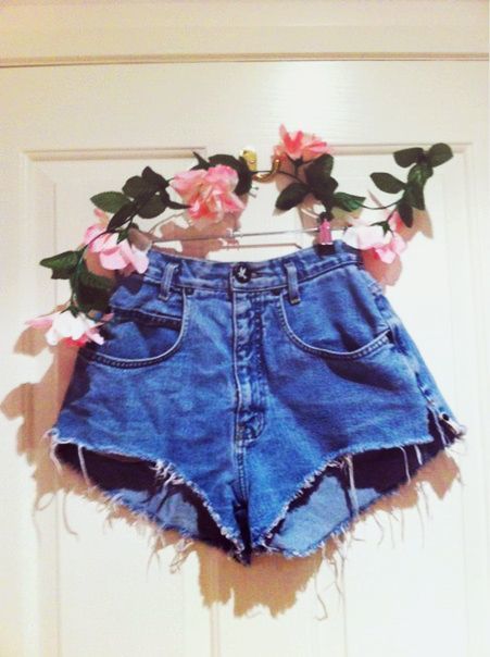 endswithyou:  http://weheartit.com/entry/74681493/via/fallingawaywithyou