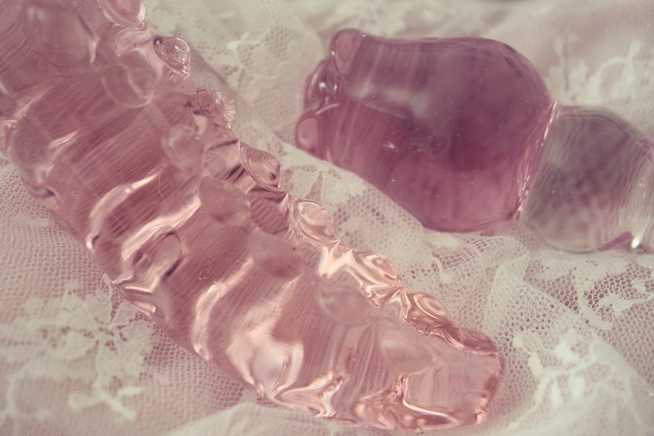 clandestinecollective:  Glass and lace study, 2014 // Georgia Grace Gibson 