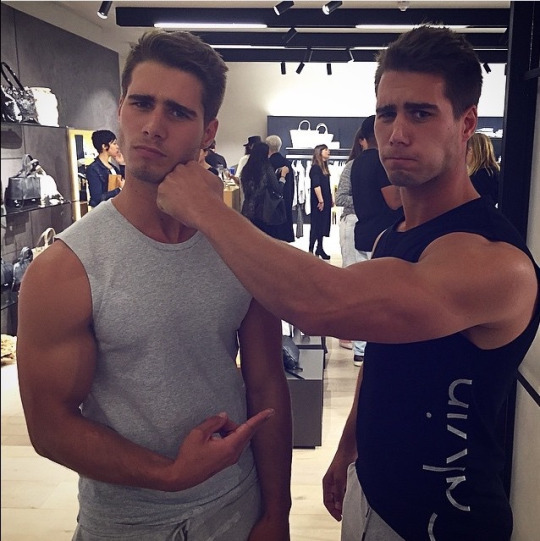 furrypty:  A blog to indulge your senses with the beauty of the male shapes.The blog