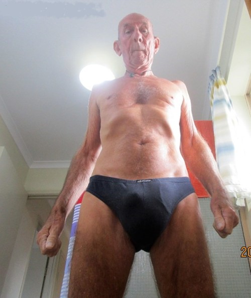 grandpabulge: Hot Aussie Grandpa grandpabulge.tumblr.com 