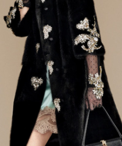 chandelyer:  details @ Dolce and Gabbana’s