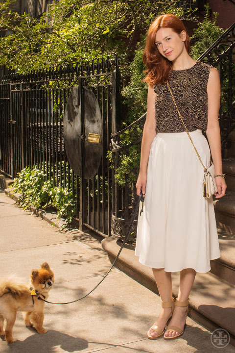 glamour:
“Our style development editor and her adorable pom show off how to wear late-summer leopard. (via Street Style: Glamour’s Christina Pérez | The Tory Blog)
”