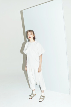 mijlohome:  #monochrome #womenswear #fashion #simplicity #minimalism 