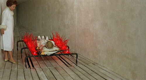 zomgmouse:  Juliet of the Spirits (Giulietta degli spiriti) (Federico Fellini, 1965).