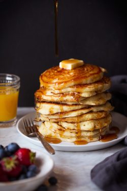 sweetoothgirl:   Buttermilk Pancakes  