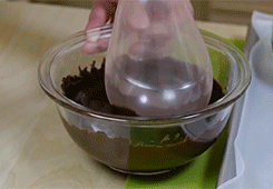 earthnation:  that thin ass chocolate bowl would never be able to withstand the pressure