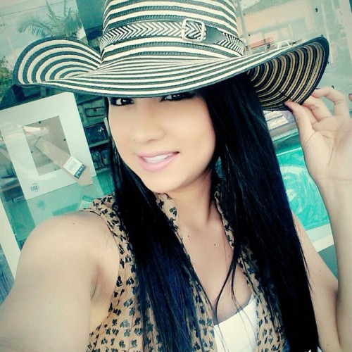 #selfie of the day ! We love our #culture in #colombia ❤️❤️ #colombiancuties