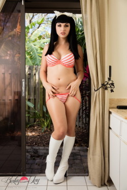 Horseman52:  Britneyshemalelover:  Bailey Jay. I Love How Sexy And Curvy Her Body