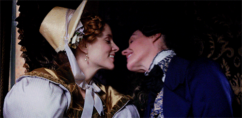 surannes: ann(e) unscripted scenes aka suranne jones and sophie rundle giving us our gays rights! :)