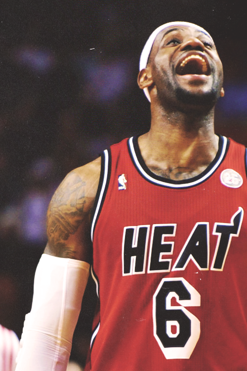 -heat:   32 points, 6 rebounds and 5 assists 