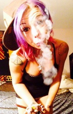 indica-illusions:  ilovehellokittyandweed: