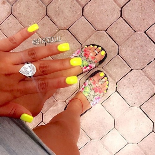 Nails / Feet You like ?  • • • • • #manicure #nailart #pedicure #toes #feet #prettyfeet #footfetishn