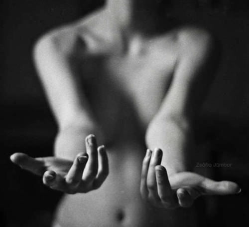 i-nymeria:  celiabasto:  100% ART  #hands