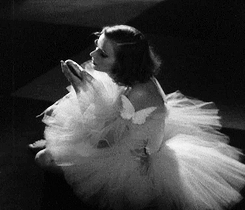 bettecrawford:  Greta Garbo in Grand Hotel, 1932. 