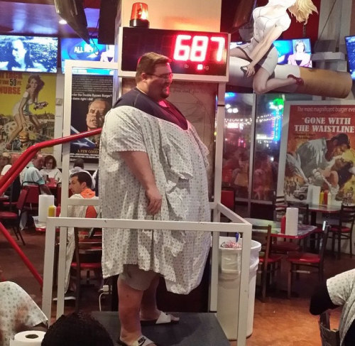 straightgainer:  Heart Attack Grill by robo_chub 