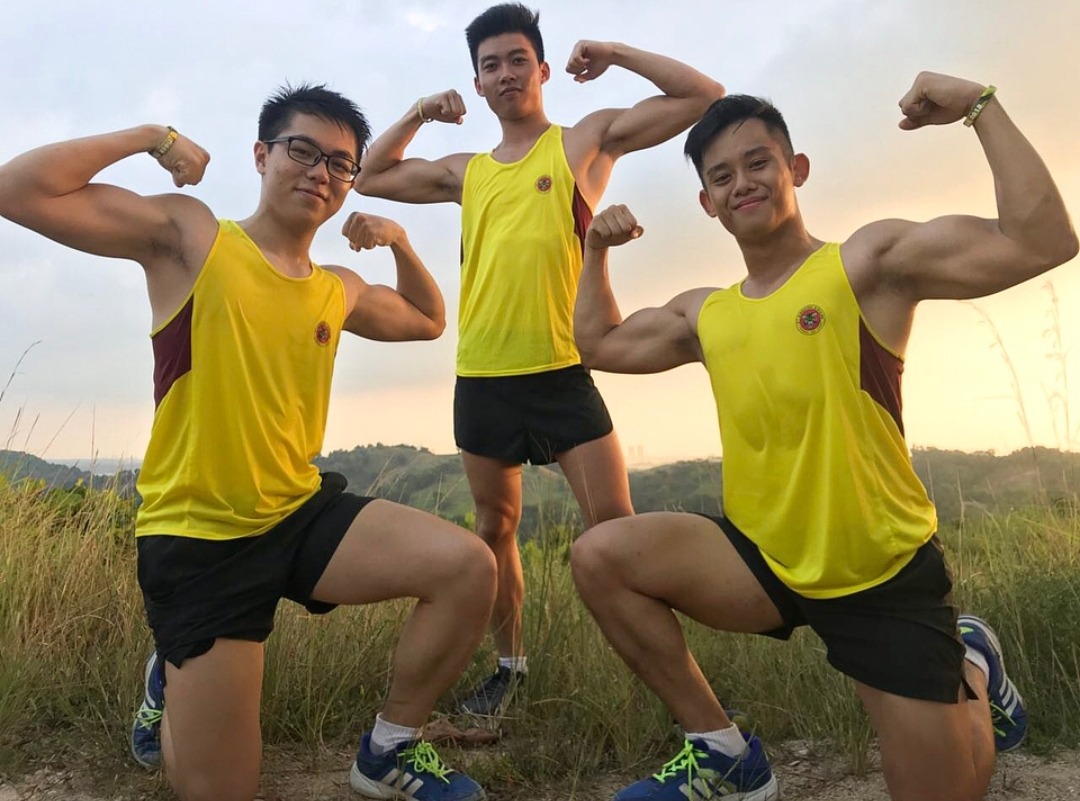 sg-twinkboy:  overture69:  secretsoulmaker: Naughty boys  ye boi  The guy in the