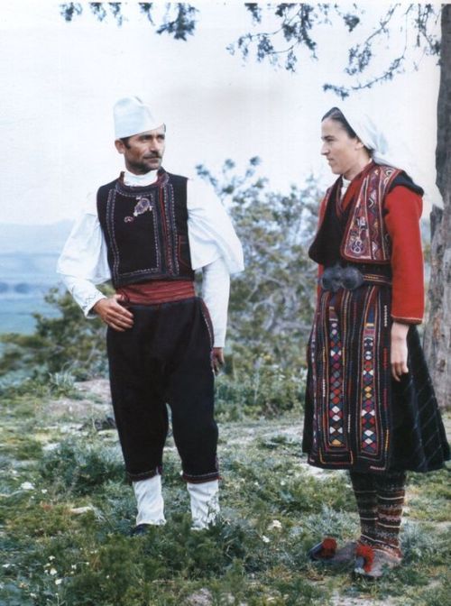 zvetenze:Vlach costumes from Albania