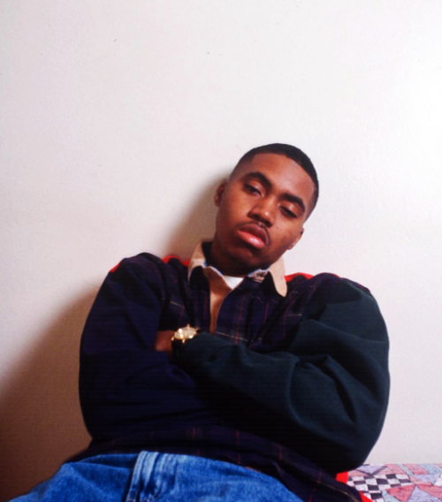 90shiphopraprnb: NAS | Queensbridge, NYC - 1993 | Photo by Chi Modu