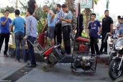 iyafawi:  طوابير البنزين / والسولار في غزة .. على هذا الحال من شهرين  
