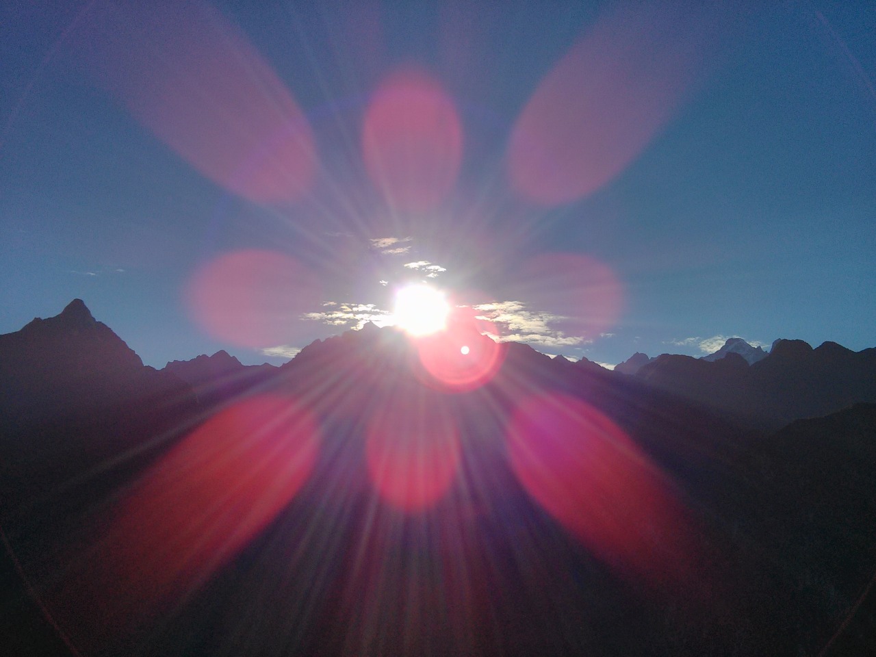 unbelivrs:  sunrise on macchu picchu - 2013 taken with an android phone yoo 