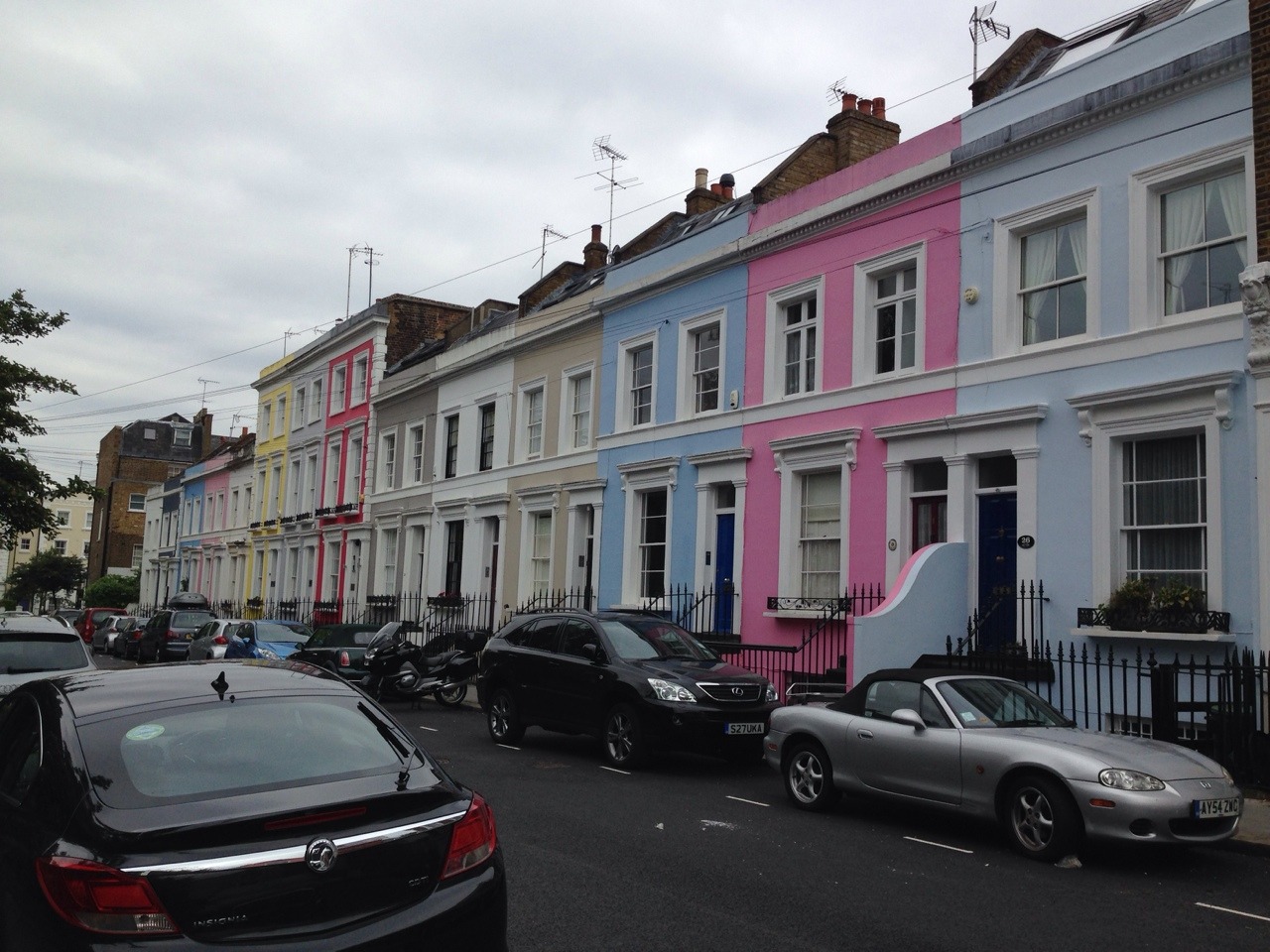 lustforlinda:  masterblaster:  ringroads:  When white people paint houses bright