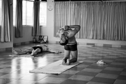 alexbrushe:  http://www.yogicphotos.com/