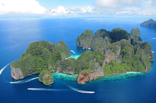 Location for the movie “The Beach”, Koh Phi-Phi Ley Island, Thailand (by Michael Gillam).