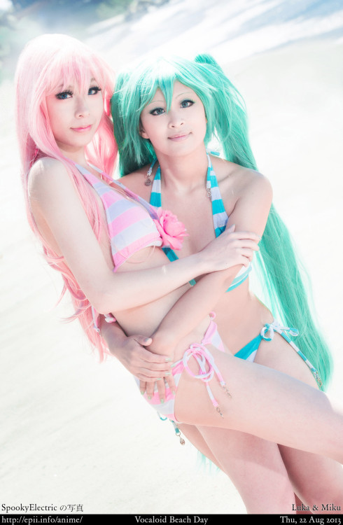 Vocaloid Beach Day! Striped bikini swimwear versions of Miku by xiaoyeu and Luka by Lina-Lau (lina-k