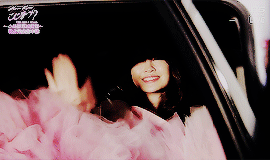 mochichan00:Queen showing how to leave your graduation concert in style