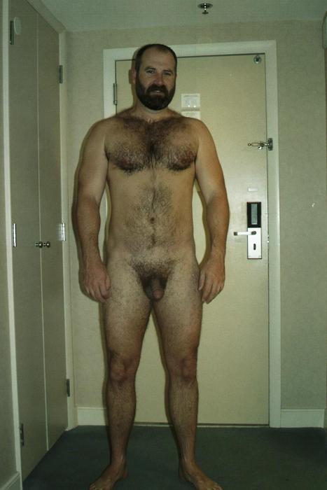 alanh-me:180k+ follow all things gay, naturist and “eye catching”  