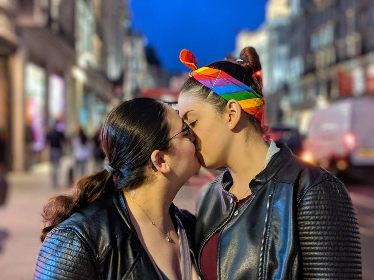 Cute Lesbian Couple Kissing Tumblr Cute Lesbian Couple Kissing Tumblr