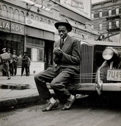 theimpossiblecool:  Satchel Paige, Harlem, 1941.  
