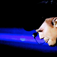 sluttybutsy:  Justin gets emotional at his SUCCESSFUL comeback on live stage after