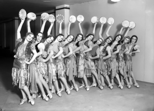 Live prologue chorus girls for the film &ldquo;Dracula&rdquo; pose backstage at the Orpheum 