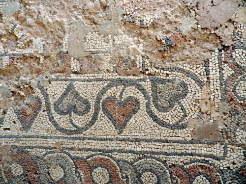 helenmilesmosaics:Border detail. Nikopolis, Epirus, Greece.