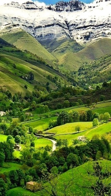 Valle Del Pisuea, Cantabria, Spain