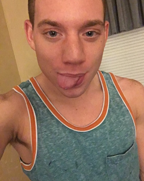 bluethongdotcom:  Hii