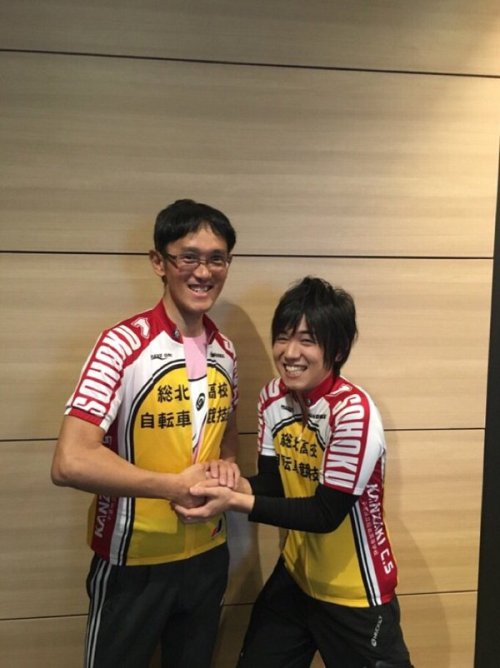 THIS IS SO INCREDIBLY CUTE AAAAAHH Watanabe-sensei and Dai-chan at Yowamushi Pedal x Lotte Chocolate