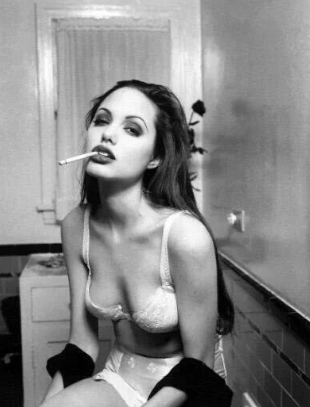 narnia:Angelina Jolie (1990s)