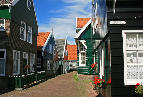 (via The joyful church neigbourhood, a photo from Noord-Holland, South | TrekEarth) Marken, Netherla