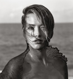 Houkgallery:  Herb Ritts (American, 1952-2002)Tatjana - Earthly Powers, Hawaii, 1989©Herb