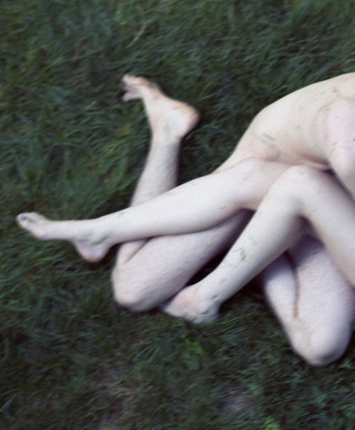c-o-l-d–h-a-n-d-s:  c-o-l-d—h-a-n-d-s:  Pulling You Closer by olivia bee on Flickr.