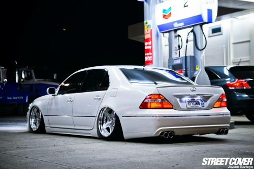 smoketrail:  Slammed VIP with a Yakuza feel