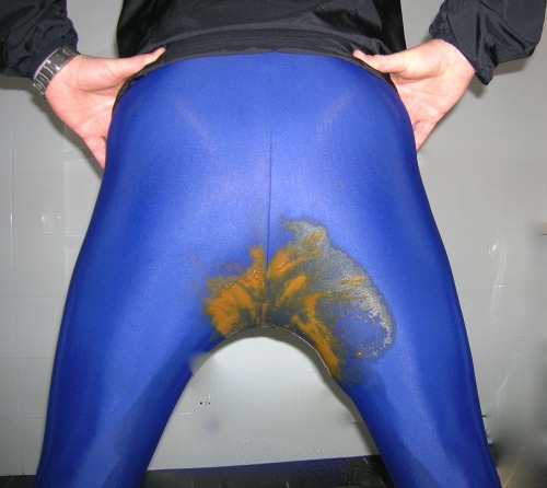 abilogena: Pooped my spandex while jogging.