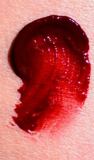 XXX lipstickandleeches:  collection of blood photo