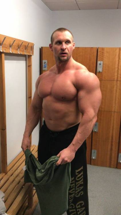 XXX misterunivers:lukas gabris, 120 kg of beauty photo