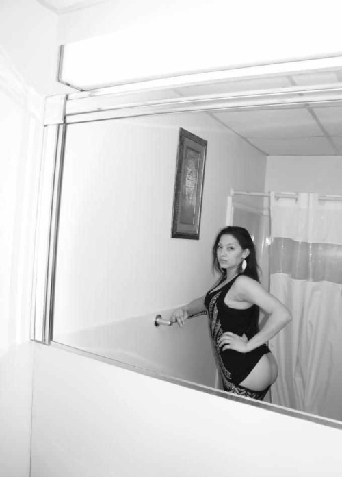 astoldbyclitliquor:  Sexy Latina