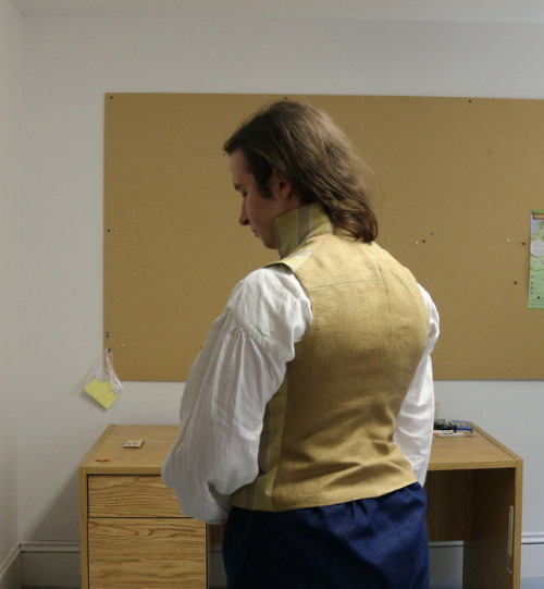 Got some pictures of me wearing my most recent waistcoat! The shoulders are a bit wrinkly but overal